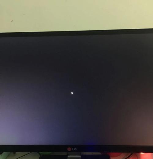 电脑洒水了直接黑屏了怎么回事？如何处理？