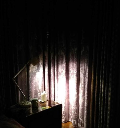 室内昏暗灯光下手机拍照如何设置？