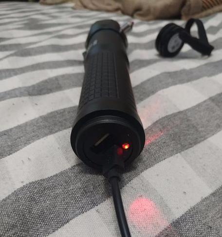 爱玛充电器红灯暗是哪里出问题了？如何快速解决？