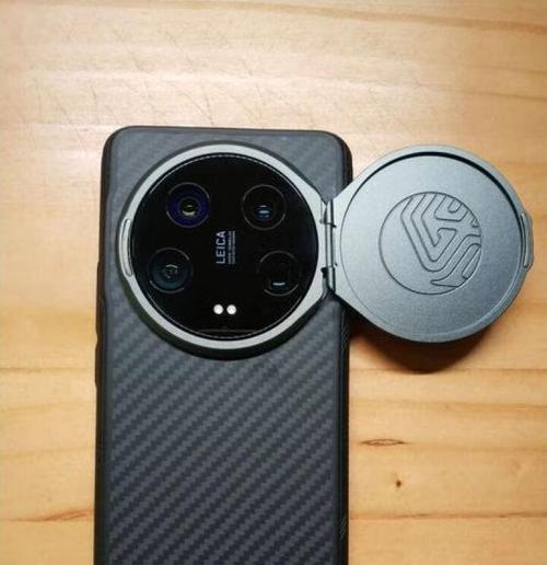 手机壳图案包摄像头的设置方法是什么？
