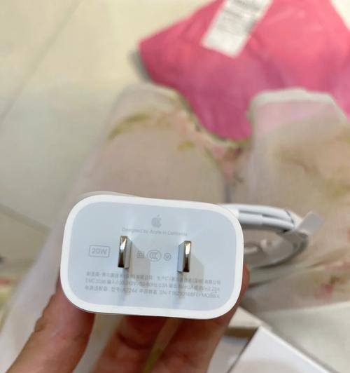 苹果手机模型充电器有何特点？使用时应注意什么？