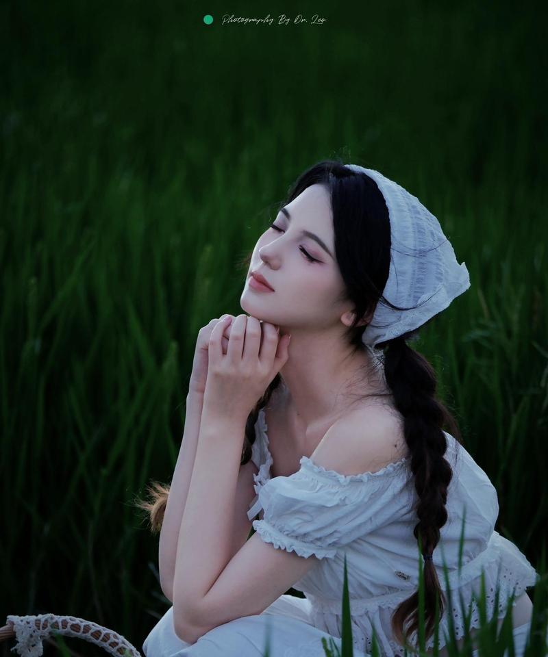 富士xt5相机拍摄人像时应搭配什么镜头？