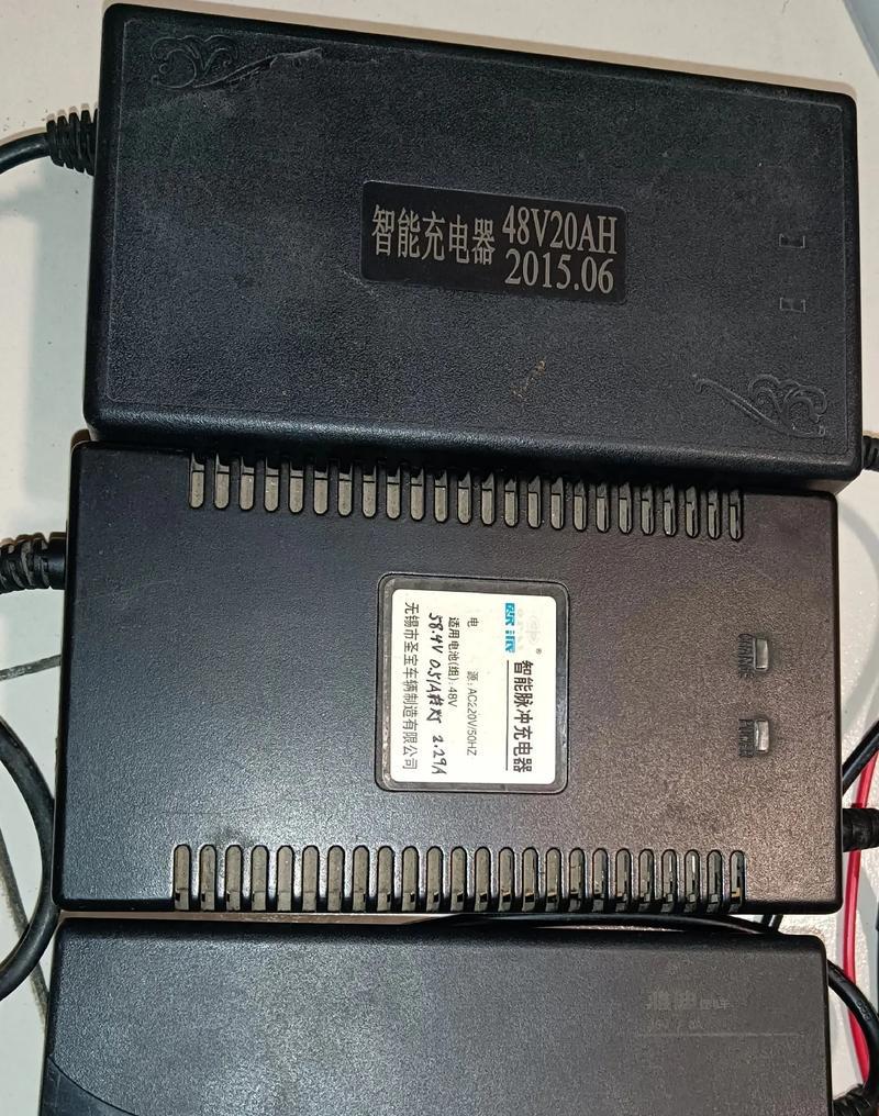修复型充电器应使用多少电流？使用不当有什么后果？