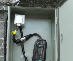 领克09充电器参数是什么？如何选择合适的充电器？