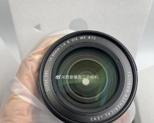 相机镜头周围出现一圈白色是什么原因？如何解决？