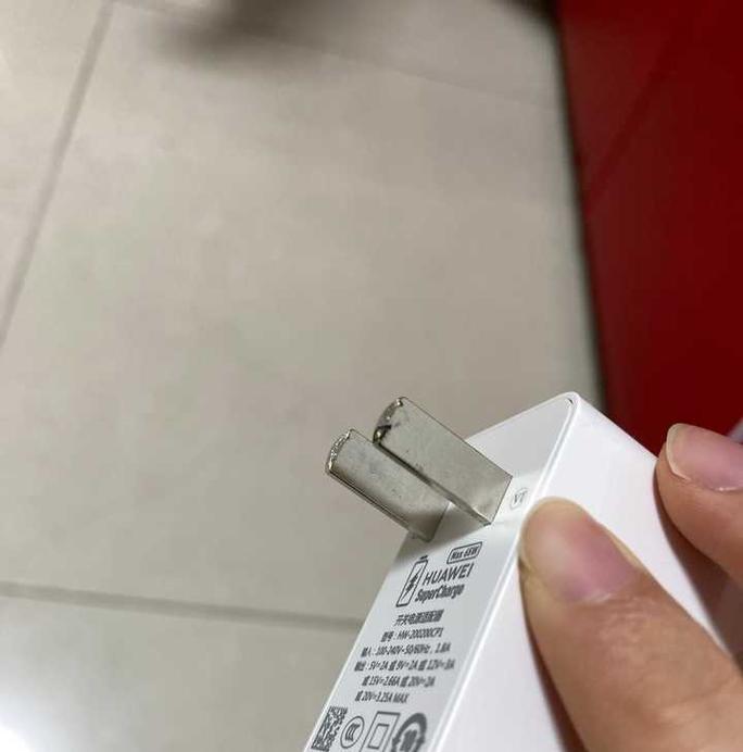 充电器大孔头怎么拆开？拆卸方法是否安全？
