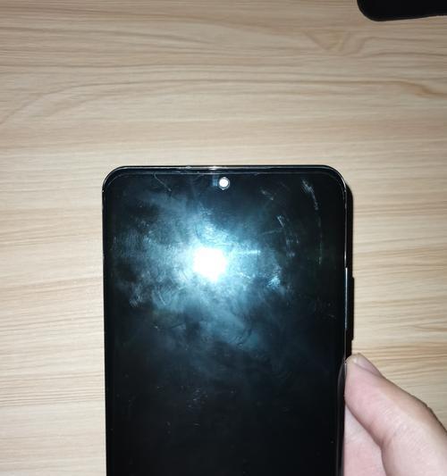 苹果手机前摄像头进水起雾怎么办？快速解决方法是什么？