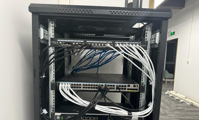 路由器机柜固定墙壁的方法是什么？遇到困难如何解决？