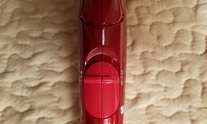 发射器充电器红色灯亮是什么意思？如何正确使用发射器充电器？
