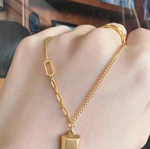如何将手机摄像头制作成项链？
