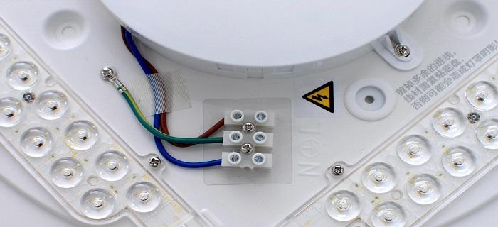 灯加装充电器的接线方法是什么？视频教程能否提供帮助？