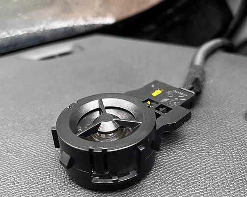 建武组合音响更换喇叭的步骤是什么？