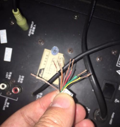 如何为舞台添加低音炮并接线？有视频教程吗？