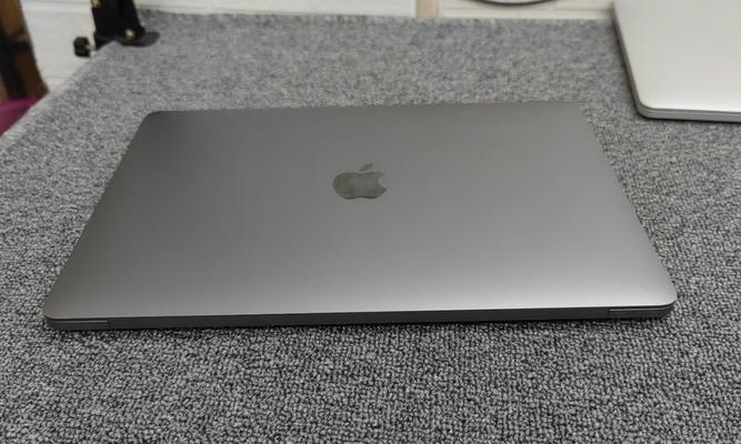 苹果手机15灰色版本有何特点？颜色与其它版本有何不同？